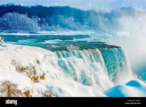 Niagara Falls in winter, Niagara Falls State Park, New York, American Falls and BRidalveil Falls ...