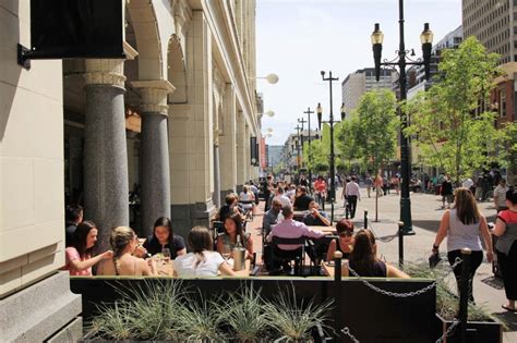 All the Patios on Stephen Avenue Walk | Avenue Calgary