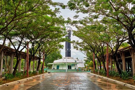 Tugu Khatulistiwa, Monumen Kebanggaan Warga Pontianak - Where Your ...