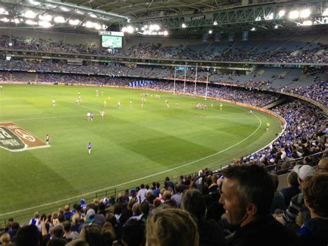 An Introduction to AFL : A Trip to Etihad Stadium to See North ...