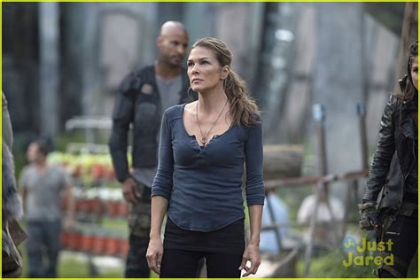 'The 100' Season 3 Premiere Photos Are Here! | Photo 909505 - Photo Gallery | Just Jared Jr.