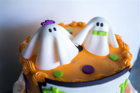 Halloween Gender Reveal Cake - Wiki Cakes