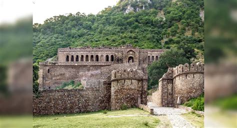 Bhangarh Fort: 5 mysterious facts about Bhangarh that will scare you to bits | Times of India Travel