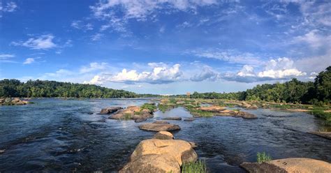 The Middle Of the James River Richmond, Va [OC] [4095x2144] : r/EarthPorn