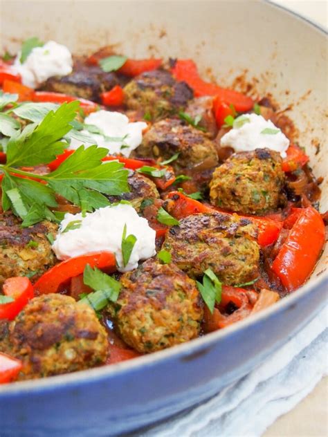 Kofte-style lamb meatballs in a tomato-pepper sauce - Caroline's Cooking