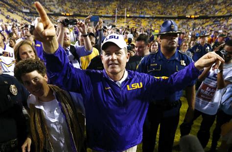 Looking for Les: Former LSU football coach Les Miles appears to be avoiding a subpoena | Tiger Rag