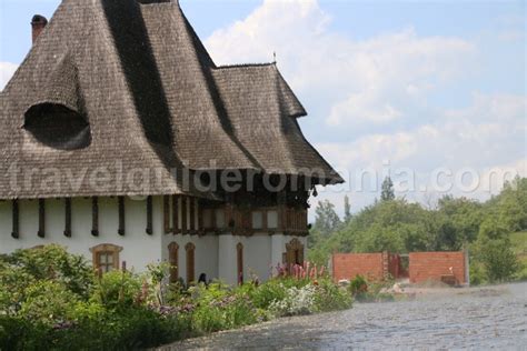 wooden-churches-of-maramures-tour-romania - Travel Guide Romania