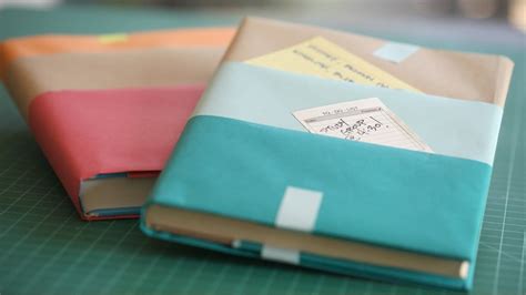 How to Make Textbook Covers || KIN PARENTS | Book cover diy, Make a book cover, School book covers