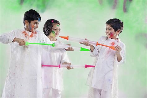 10 Activities to Get Your Kids to Look Forward to Holi - Collections | Holi colors, Holi ...