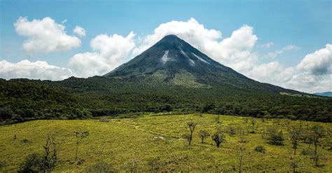 ARENAL VOLCANO NATIONAL PARK - Another Jay in Paradise