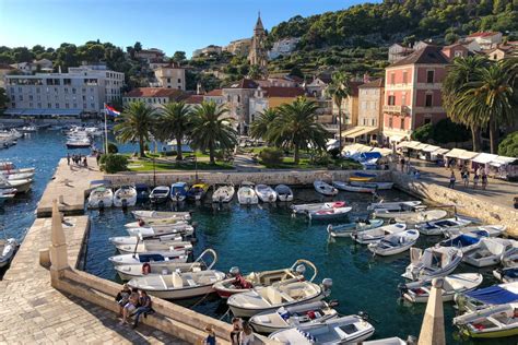 13 Easy Tips For Visiting Hvar Town in Croatia