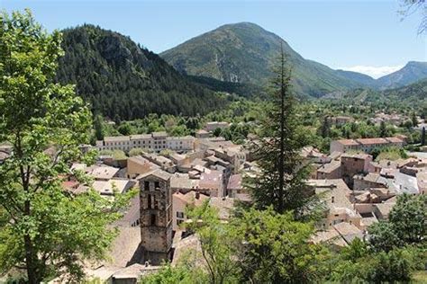 Castellane France travel and tourism, attractions and sightseeing and ...