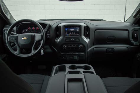 2020 Chevy Silverado 2500 is like driving a house - CNET