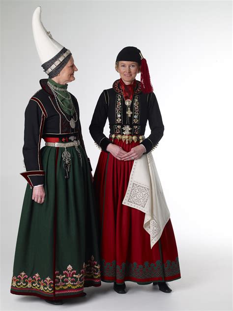 FolkCostume&Embroidery: Þjóðbúningurinn, National costumes of Iceland ...