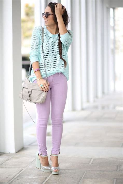 Pastel Color Outfits For Ladies: Spontaneous Street Style Ideas 2023 | Fashion Canons