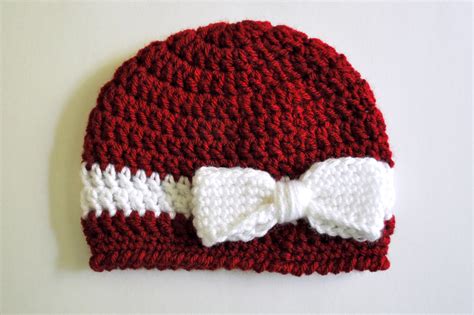 Free Pattern: Crochet Bow and Ribbon Baby Hat | Classy Crochet