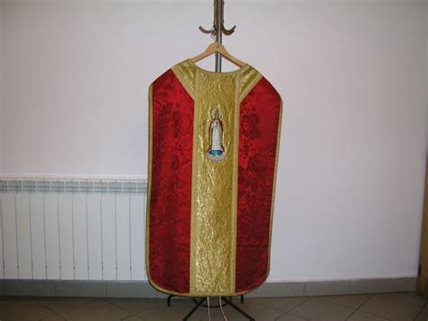 Chasuble | Liturgical Vestment, Clergy Robe, & Priestly Garb | Britannica