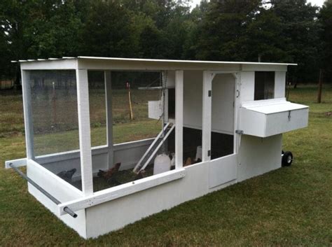 Portable Chicken Coop Plans: Easy to Move Ideas - Backyard Boss