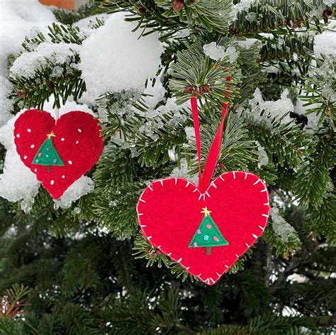 DIY heart shaped Christmas ornaments - I Can Sew This