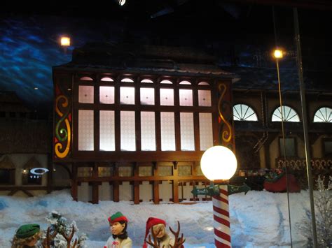 Santa's workshop outside | This photo shows a closeup of the… | Flickr