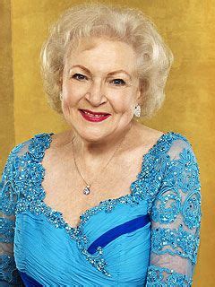 Pin by BettyBlake Churchill on bettys | Betty white, Golden girls, Famous faces