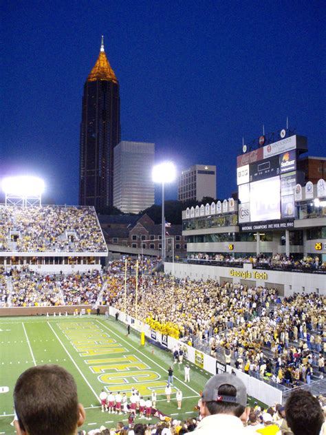 Bobby Dodd stadium at dusk | Bobby Dodd Stadium at Grant Fie… | Flickr