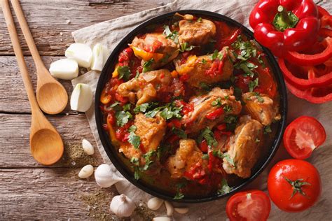 Comment préparer le poulet à la basquaise : conseils, recette