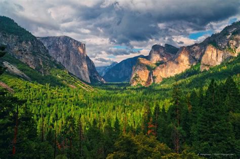 Cascades - La vallée de Yosemite et la cascade de Bridalveil Fall, vus depuis Tunnel view ...