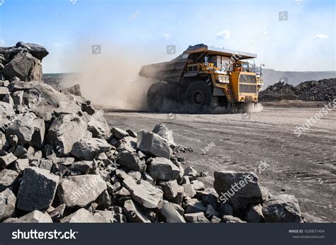 1,156 Belaz Images, Stock Photos & Vectors | Shutterstock