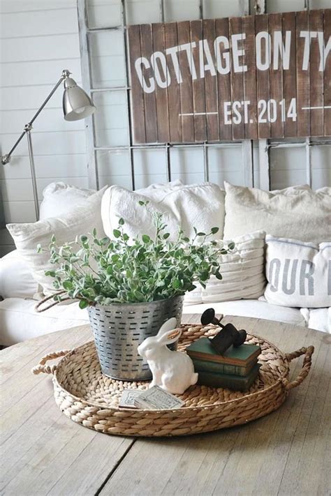 40 Stunning Farmhouse Centerpiece Table Decoration Ideas - HOUSEDCR | Farmhouse coffee table ...