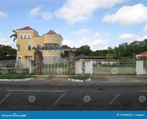 South American Architecture, Venezuela. Sample of Venezuelan House ...