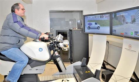 Novice to advanced riders benefit from motorcycle simulator training • AutoTalk