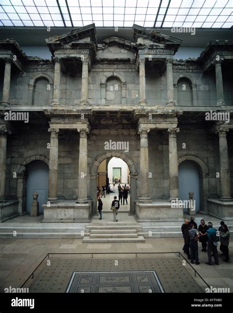 roemisches Markttor von Milet im Pergamonmuseum von Berlin Stock Photo ...