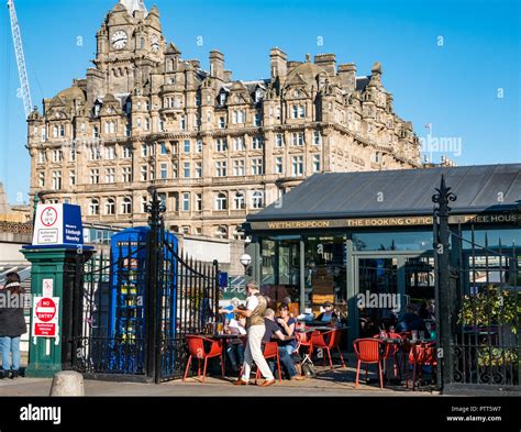 Wetherspoons edinburgh hi-res stock photography and images - Alamy