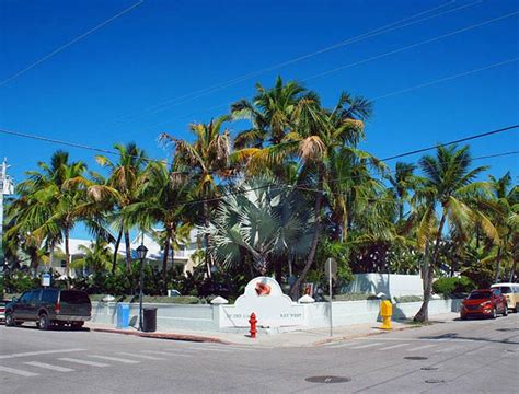 Key West Duval Street: Walk Along the Hottest Strip in Town