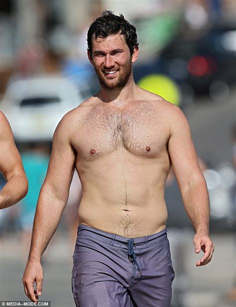 Winners & Losers' Luke McKenzie goes shirtless at Bondi Beach | Daily ...