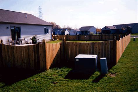 Concave wood fences - Eagle Fence fence company and contractor of Fort ...