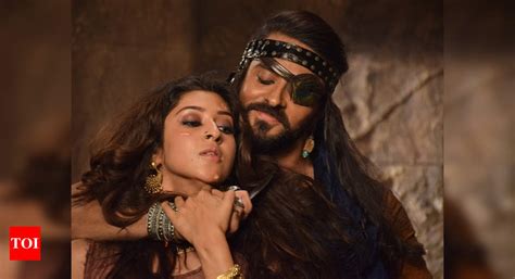 Ashish Sharma dons a ‘Jack Sparrow’ look in Prithvi Vallabh - Times of ...