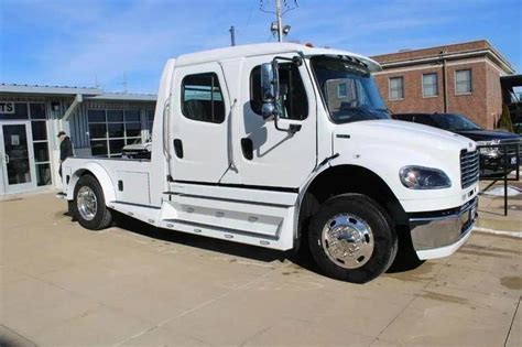 2023 Freightliner NEW 2023 Freightliner SportChassis LH 5