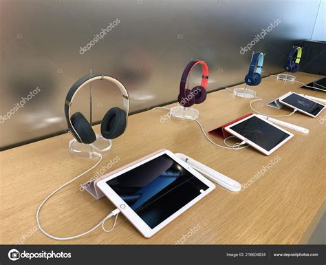 Apple Store Interior Products Display Apple Store Located San Tan ...