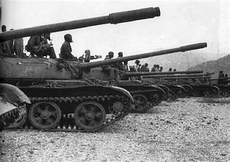 Somali tanks entering Ethopia at the start of the Ogaden war, 1977. : r/TankPorn