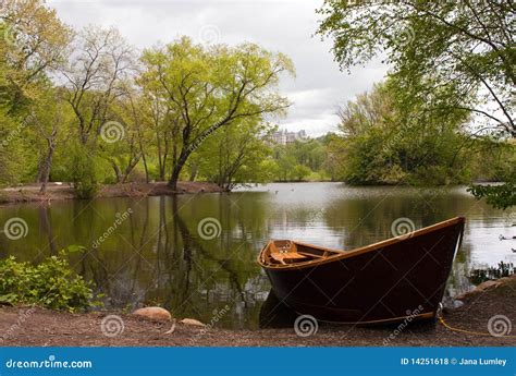 Row Boat On Lake Royalty Free Stock Photos - Image: 14251618