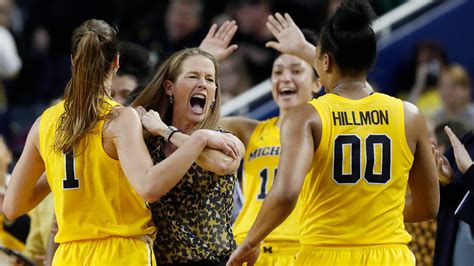 Michigan women's basketball postpones game at Illinois due to COVID issues