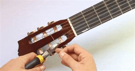 How to Change and Replace Guitar Strings by Yourself - Guitar Space