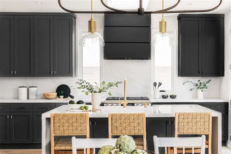 24 Kitchens With Beautiful Black Cabinets