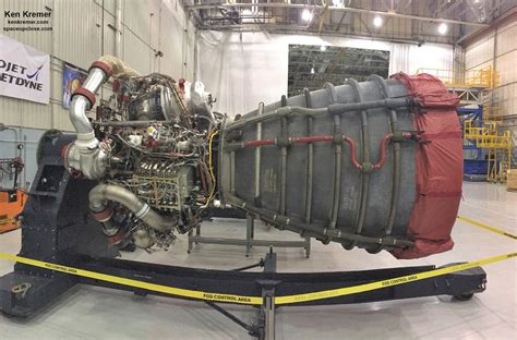 1st RS-25 Engine Attached to NASA Artemis 1 SLS Core Stage – Space UpClose