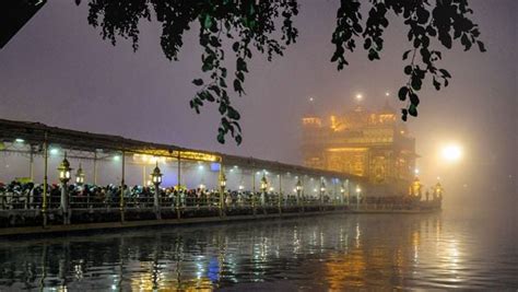 Akal Takht mulling ban on mobile phones inside Golden Temple