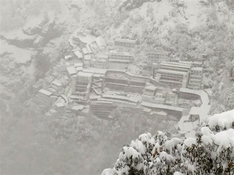 vaishno devi shrine covered with snow #IncredibleIndia