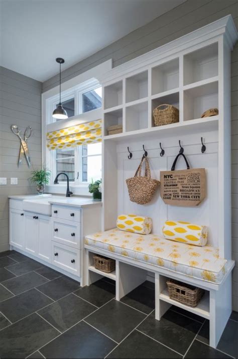 Fantastic and functional mudroom ideas to keep your home organized