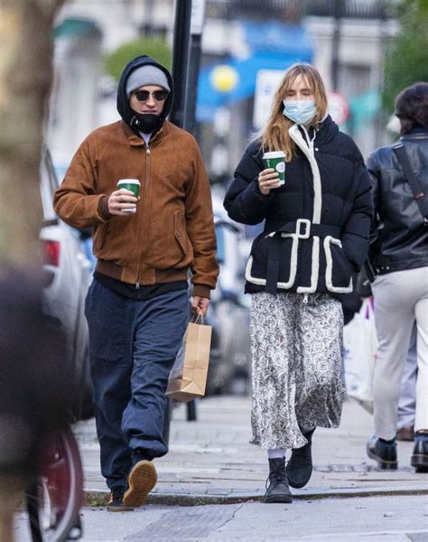 SUKI WATERHOUSE and Robert Pattinson Out in London 12/29/2020 – HawtCelebs